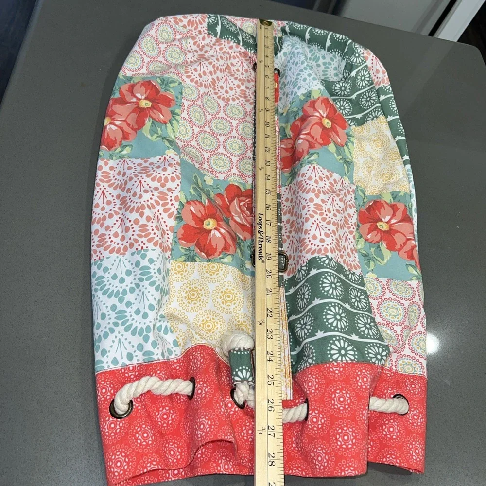 Pioneer Floral Woman Laundry Bag Floral Adjustable Strap